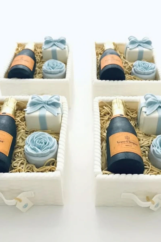 1. Champagne Box Prize Set