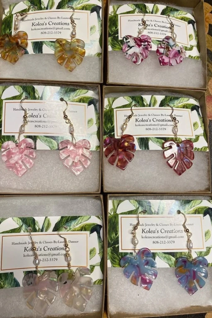 26. Statement Earrings Prize Box