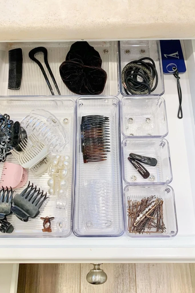 Hair Clips and Combs in Clear Grid