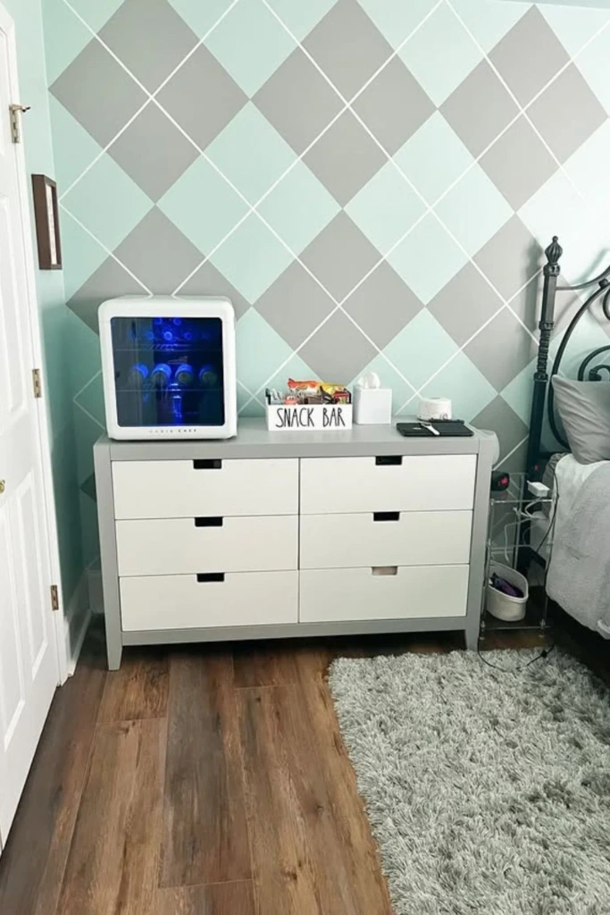 Dresser Snack Bar