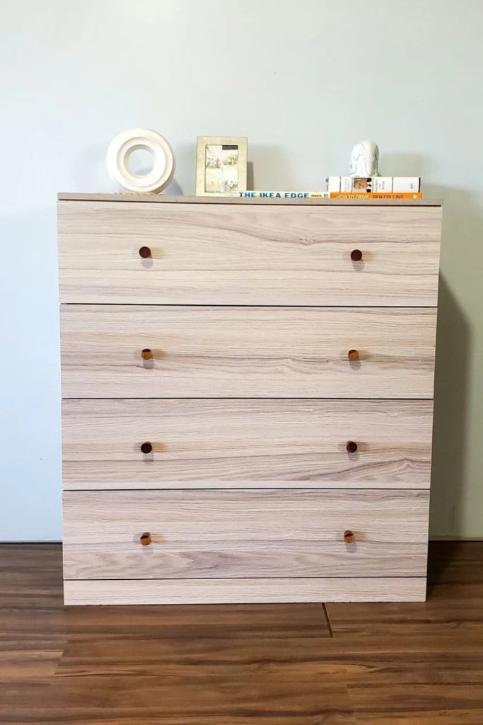 Minimalist Dresser
