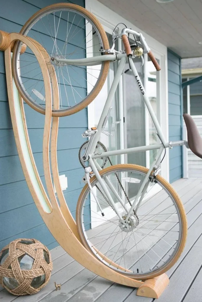 Curved Frame Stand