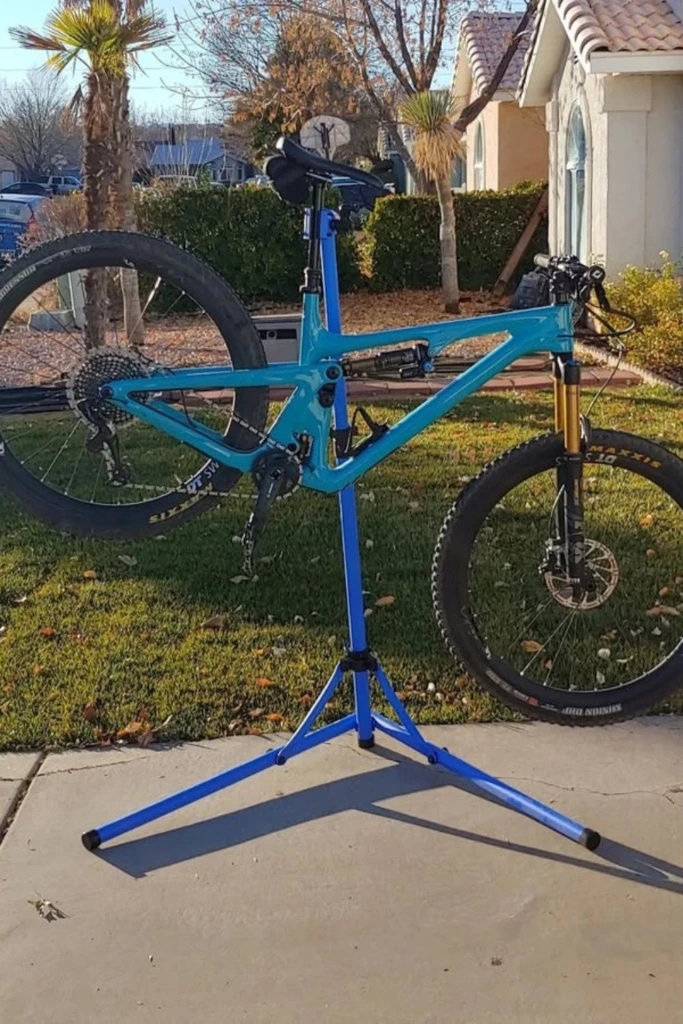Maintenance Stand