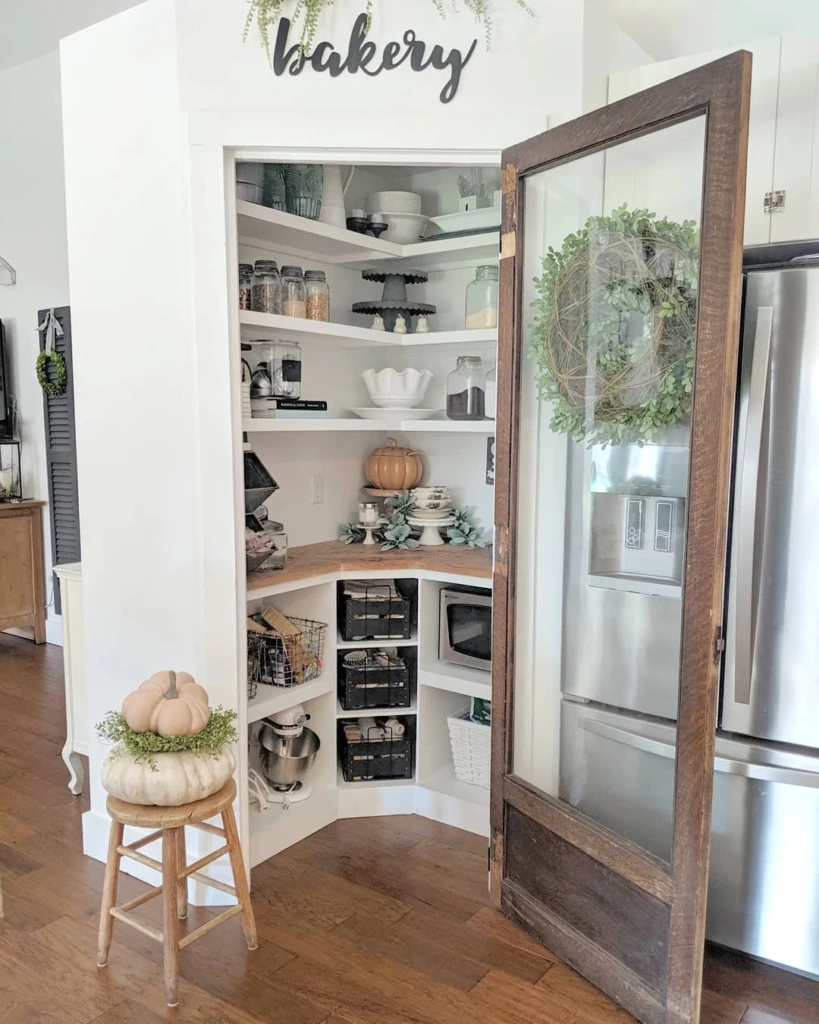 9. Soft Neutral Bar Nook