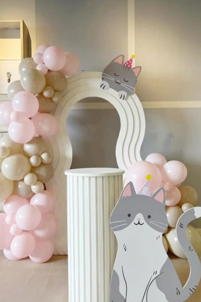 Minimal Cat Arch