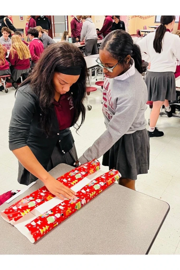 Gift Wrapping Relay