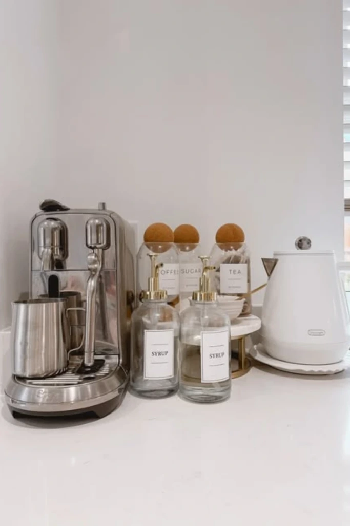 Minimal Glass Storage