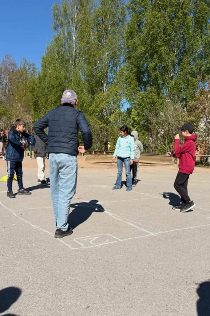 Giant Group Grid
