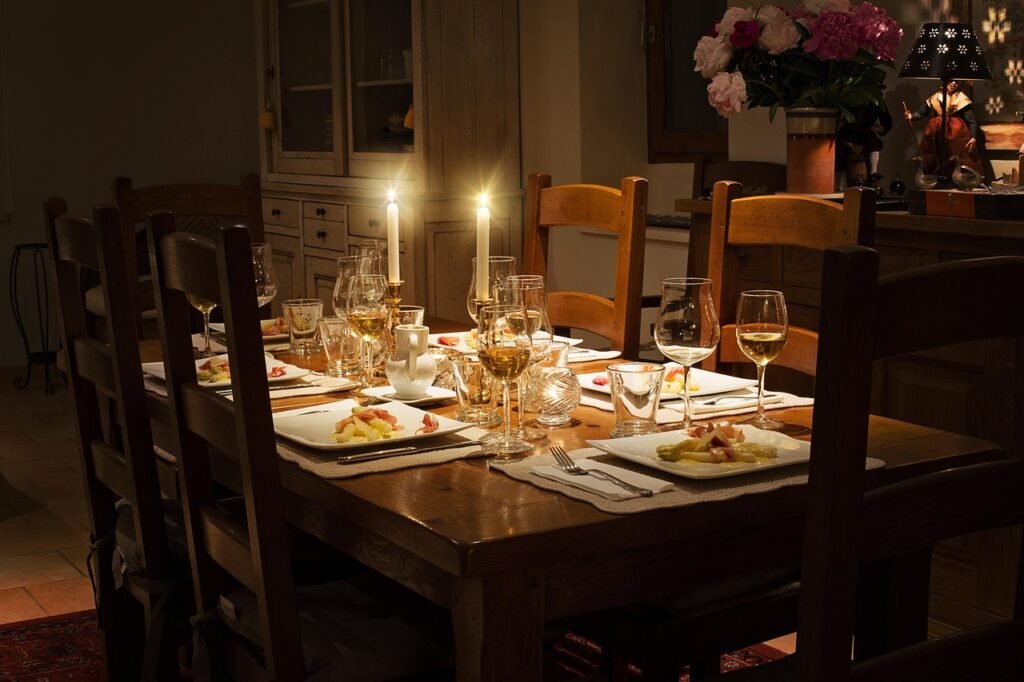 Epicurean Expedition - 25 Dinner Party Games Ideas