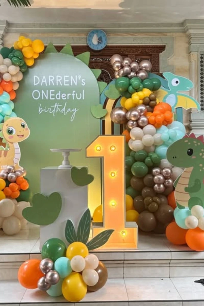Dino-Themed Balloon Arch