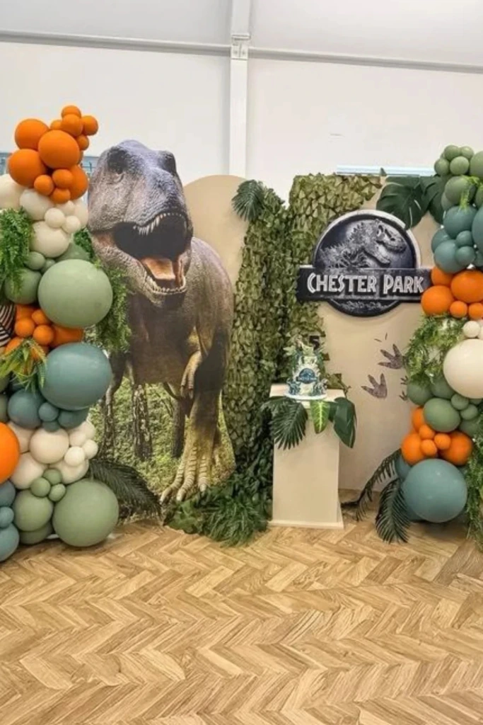 Realistic T-Rex Balloon Entrance