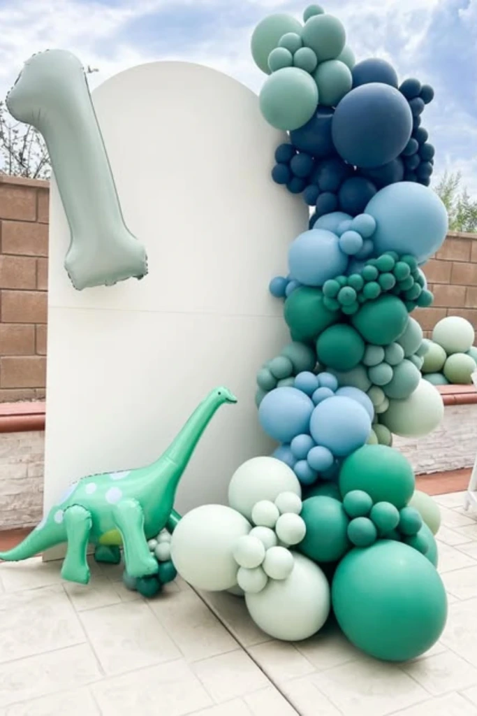 Minimal Dino Balloon Column