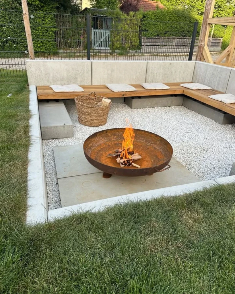 Sunken Lounge Pit