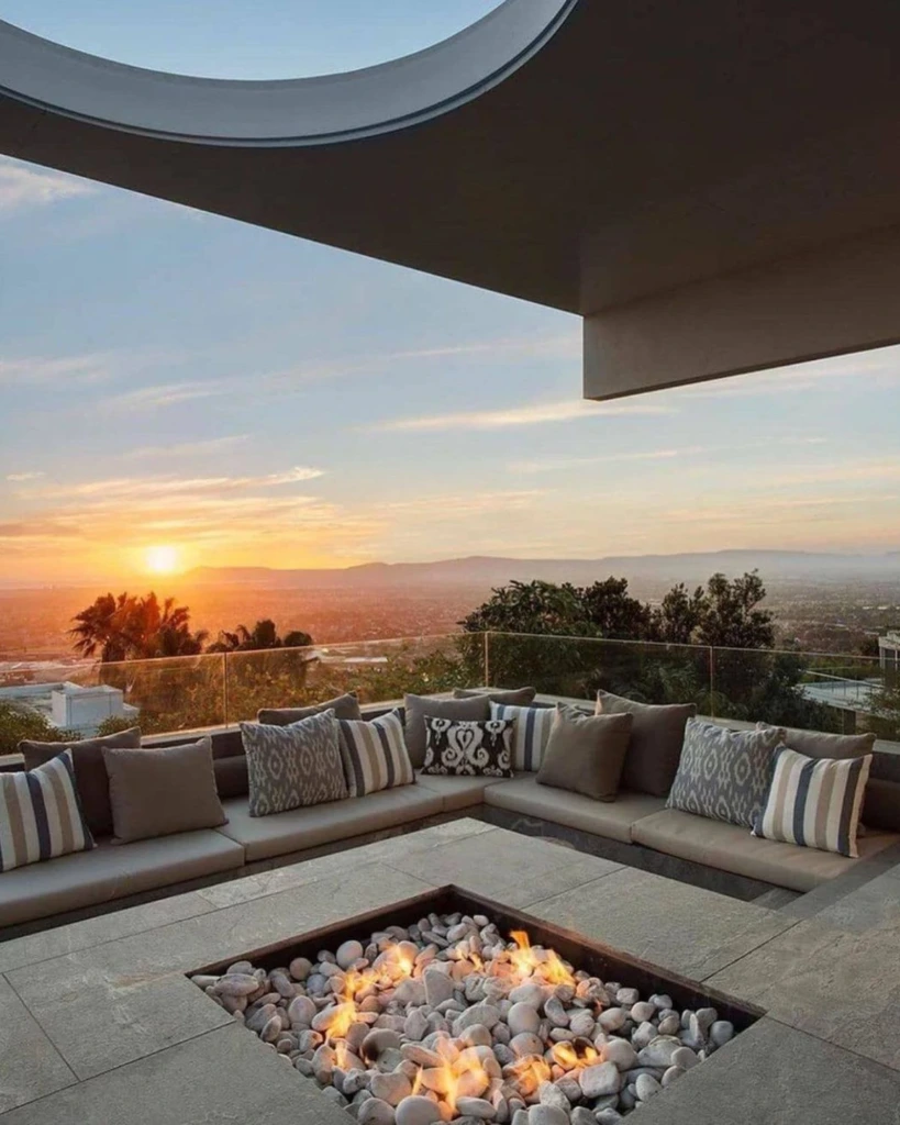 Sunset Lounge Zone