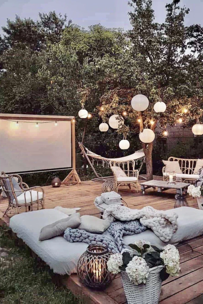 Deck Lounge Cinema