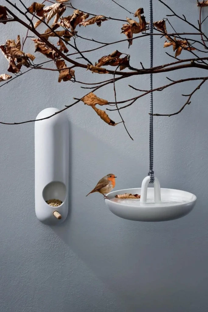 Minimalist Hanging