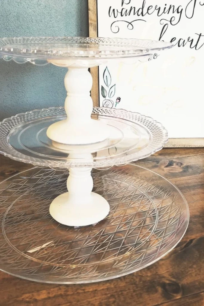Clear-and-White DIY Stand