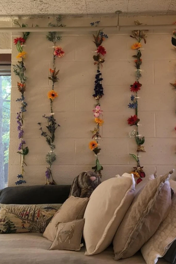 Hang Vertical Flower Garlands