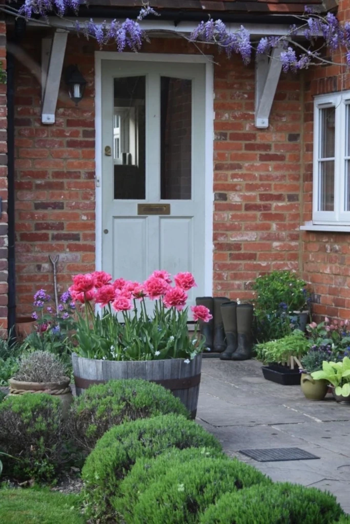Barrel Tulip Bed