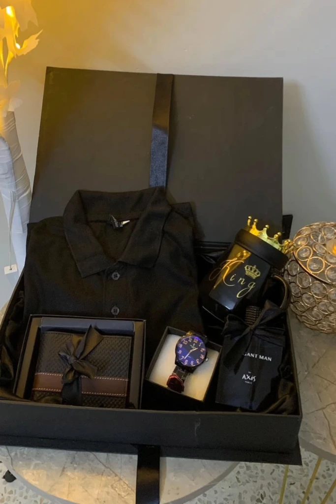 King-Themed Gift Box