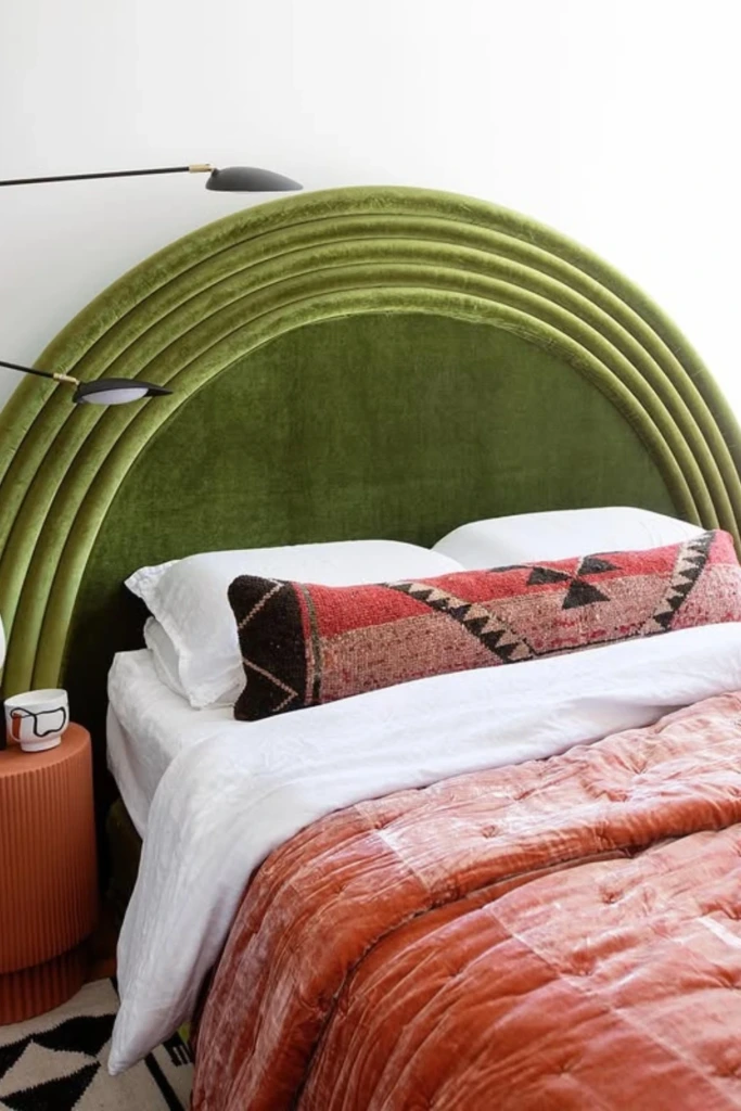 Layer Arches for a Retro Statement