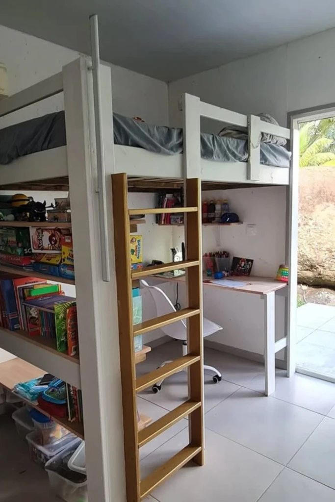Built-In Desk Loft
