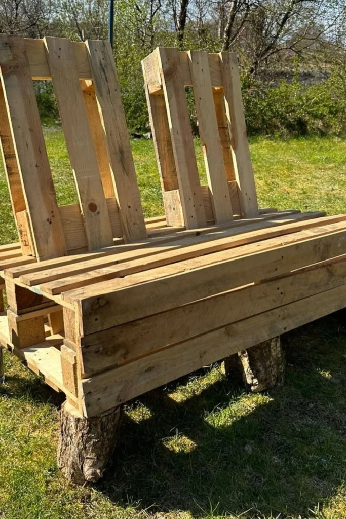 Rustic Pallet Seat