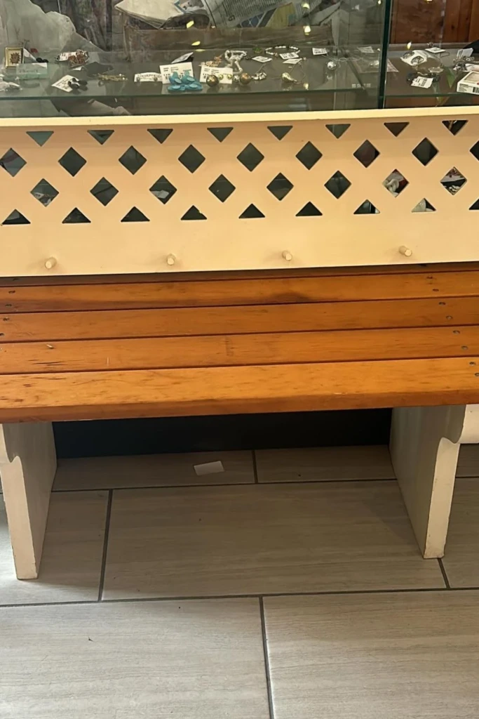 Lattice Display Bench