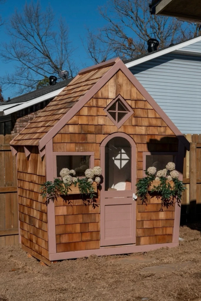 Shingled Charm Hut