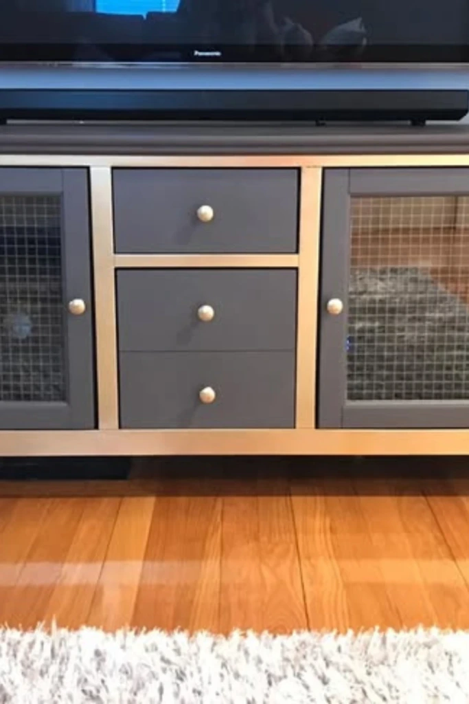 Modern Farmhouse Mesh Stand