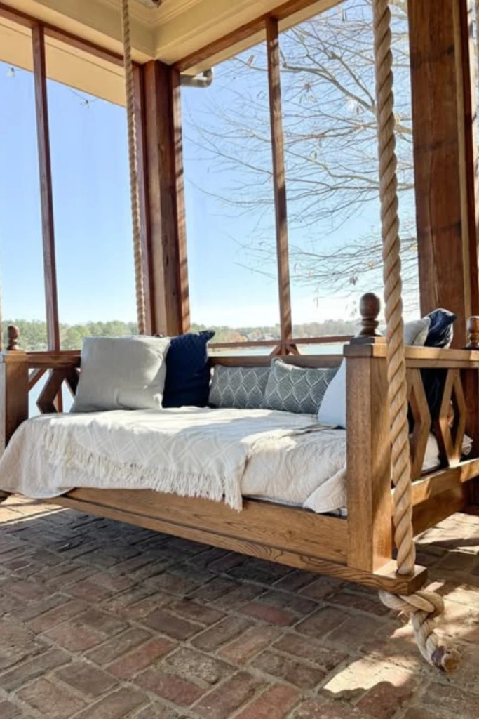 Daybed Style Swing