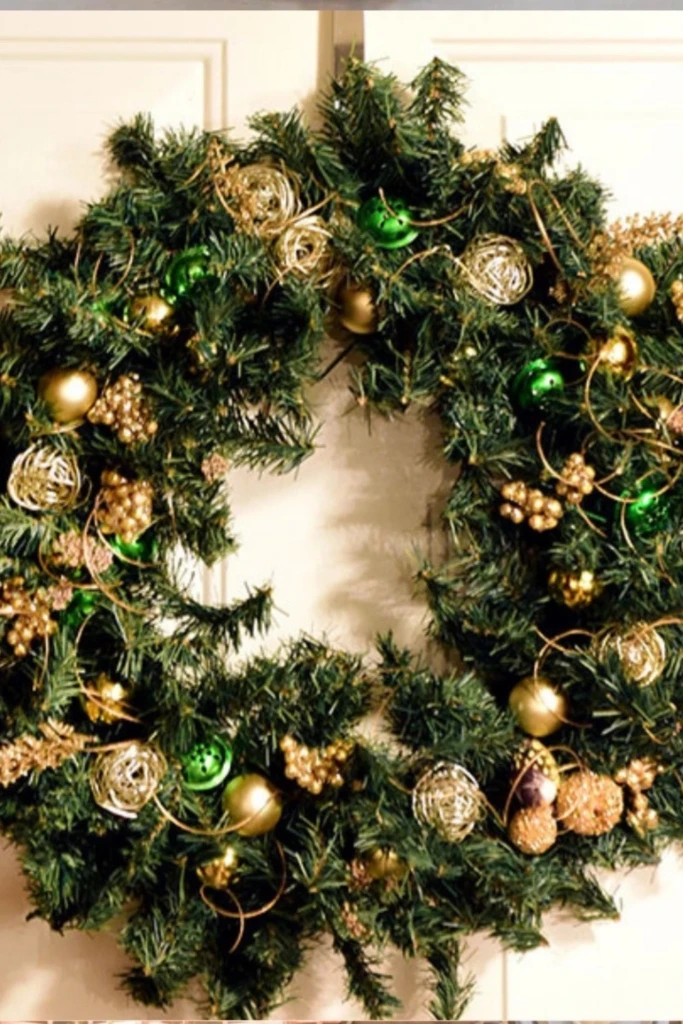 Festive Wreath Layer