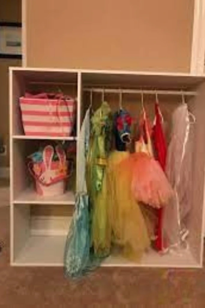 Cube Shelf Hack with Hanging Rod