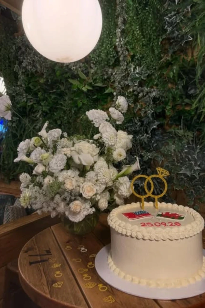 Intimate Greenery Cake Corner
