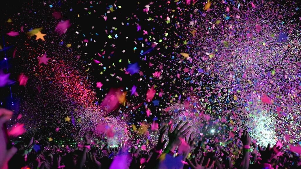 Guess the Tune - 30 Fun Large Group Games for Parties and Events