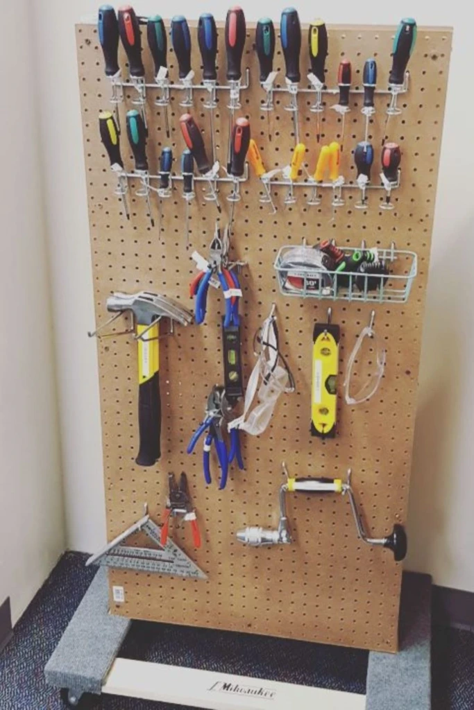 Rolling Pegboard