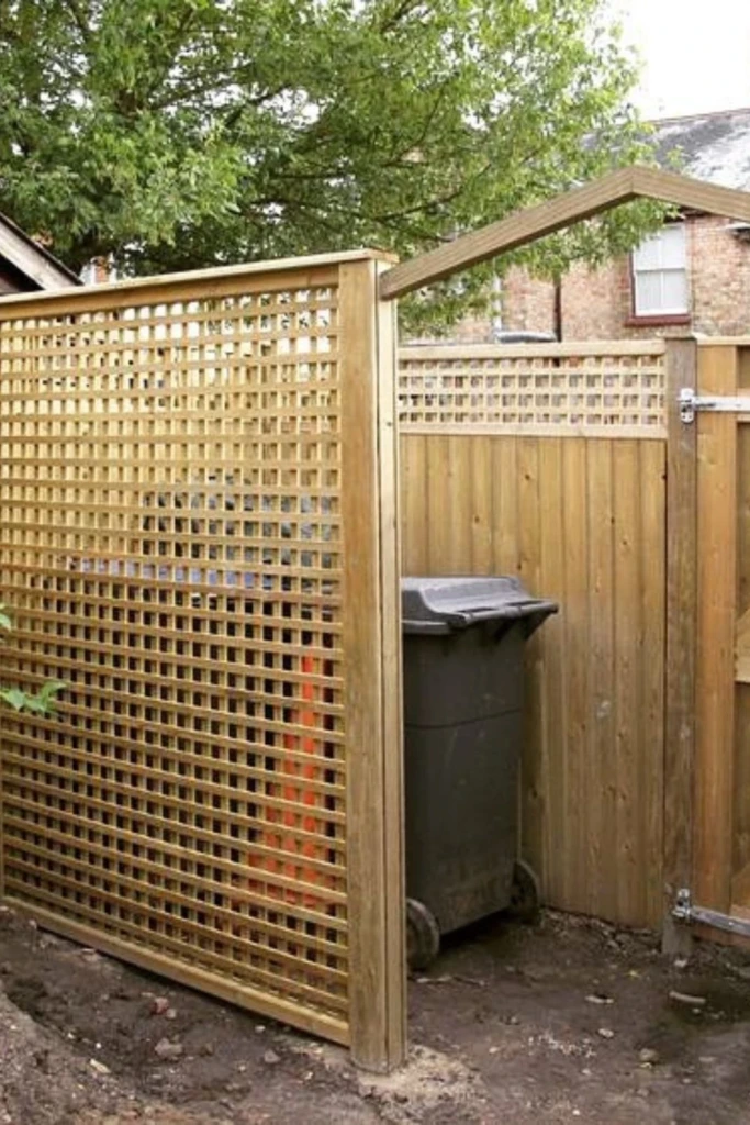 Lattice Screen Corner