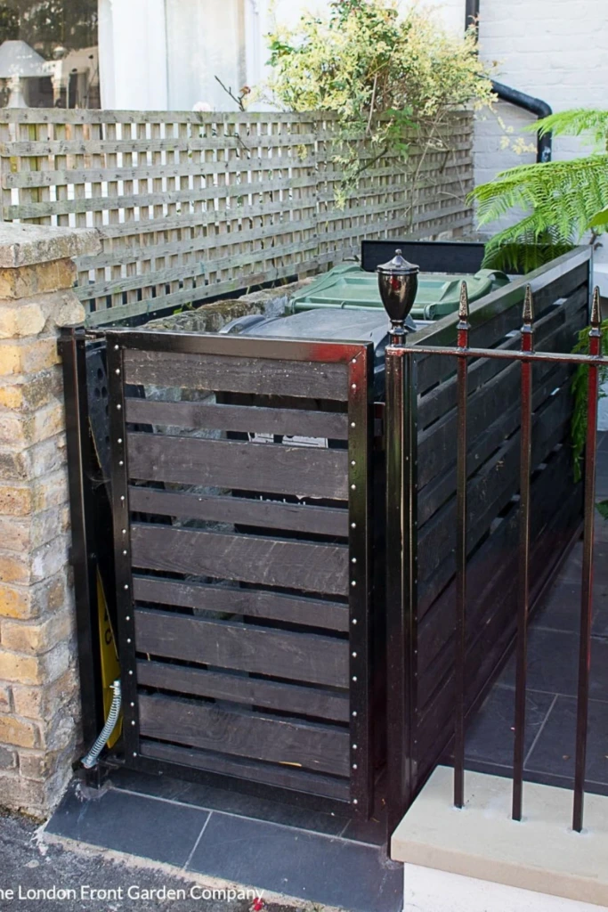 Compact Courtyard Fit