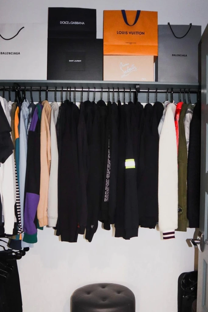 Color Hanging