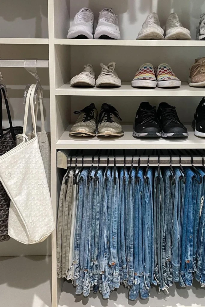 Color Hanging