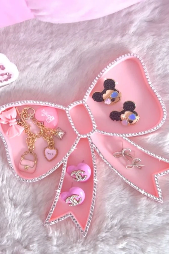 Bow-Shaped Jewelry Tray