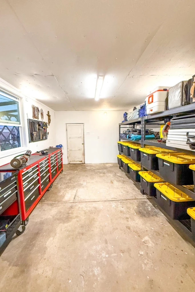 Garage-Style Layout
