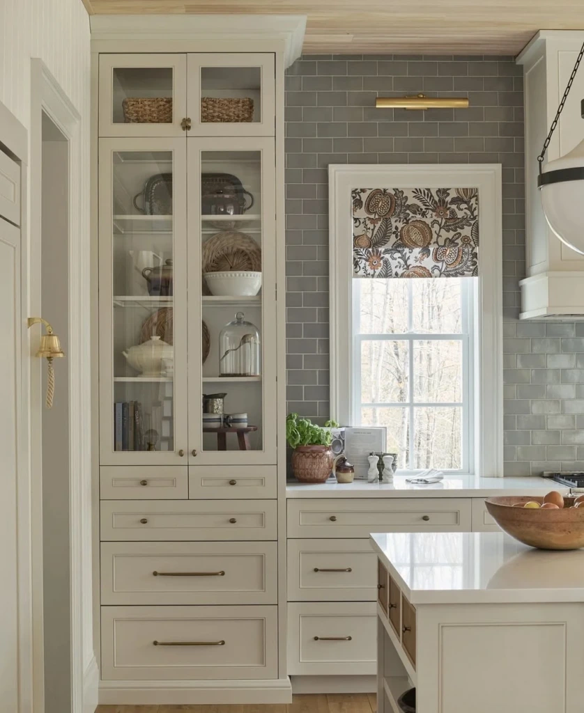 21. Soft Classic Corner Cabinet