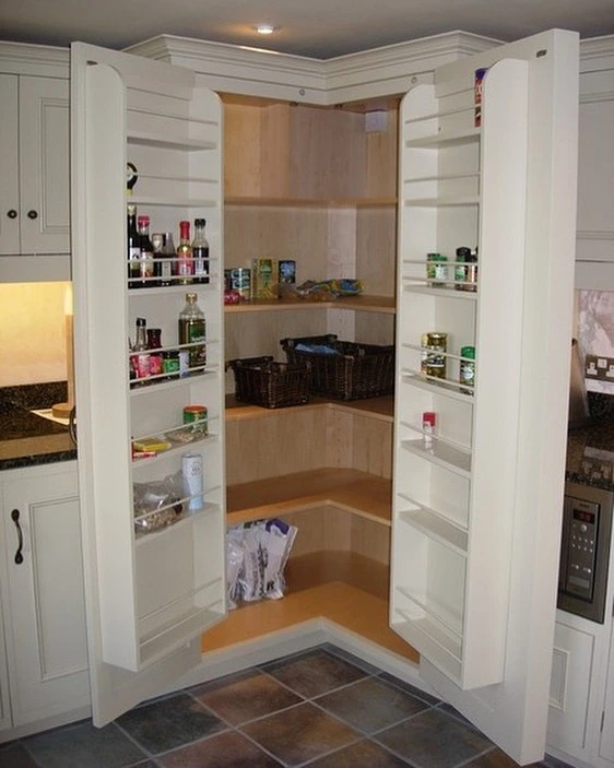 22. Walk-In Corner Pantry