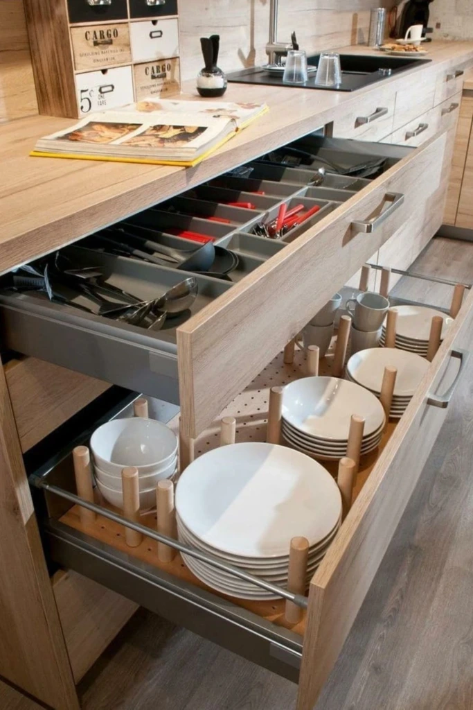 Plate Pegs