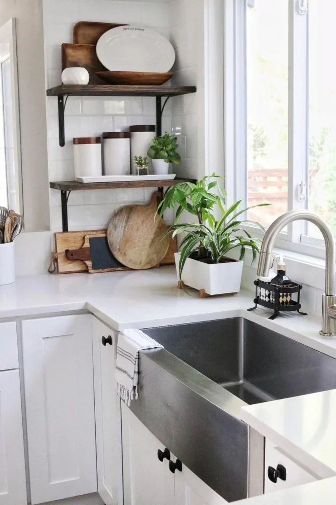 Corner Shelves