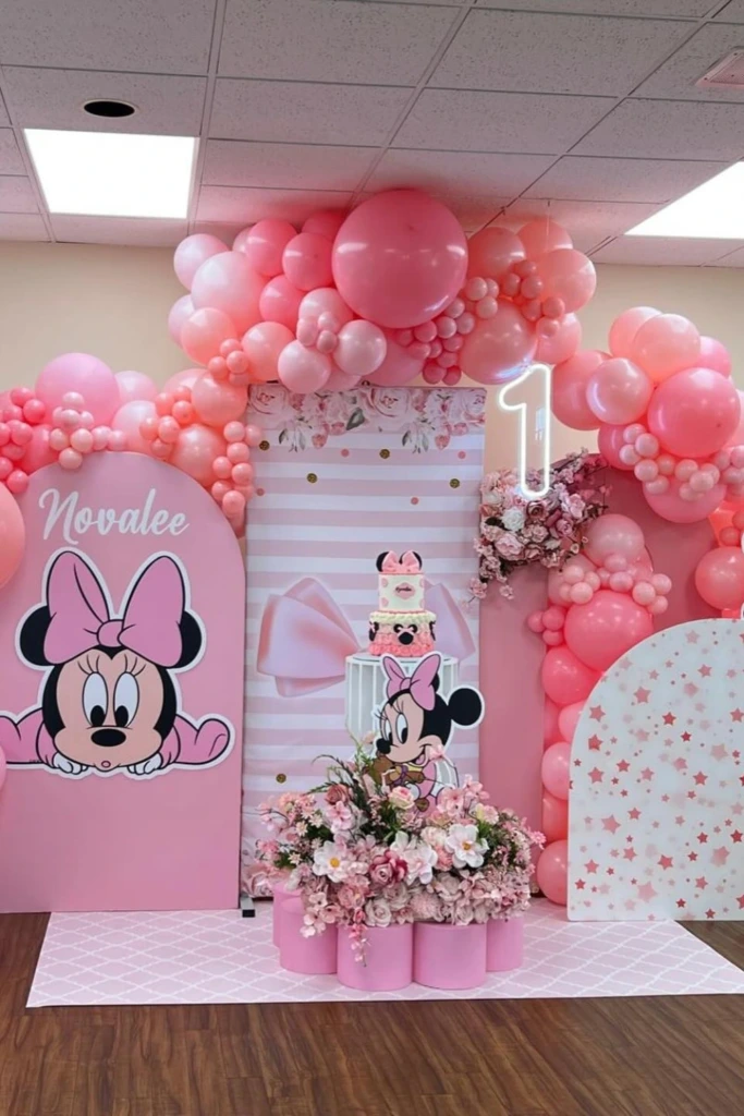 Blush Pink Minnie Backdrop Setup