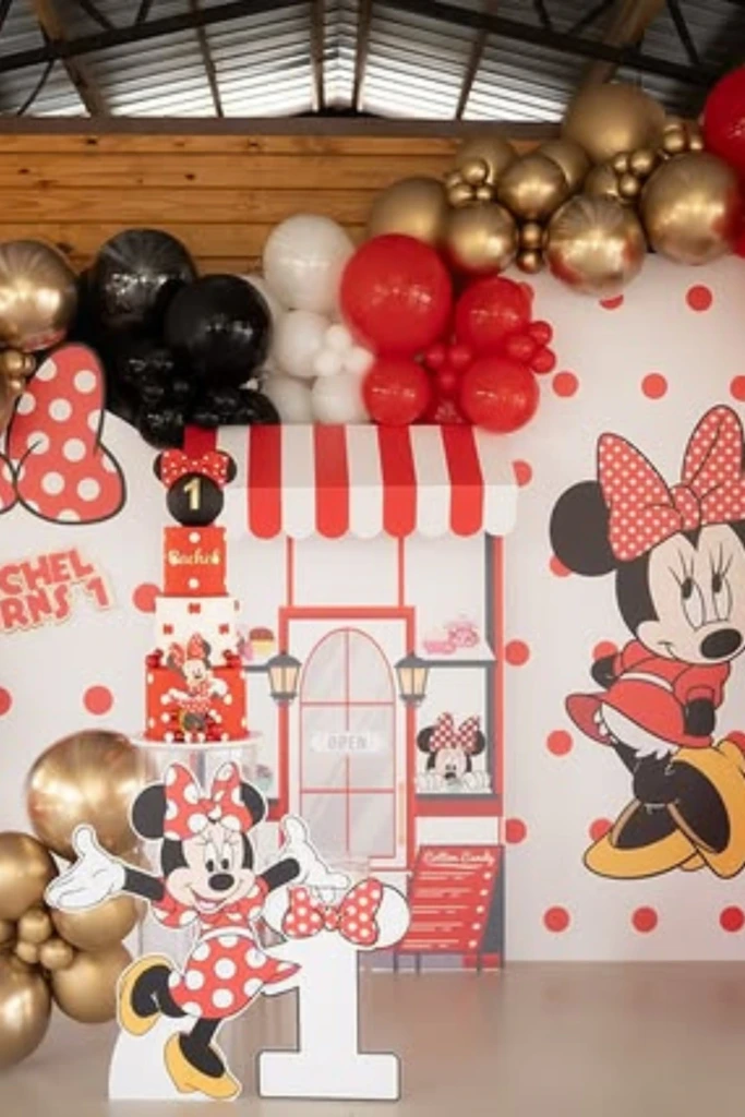 Classic Minnie Red & Gold Backdrop