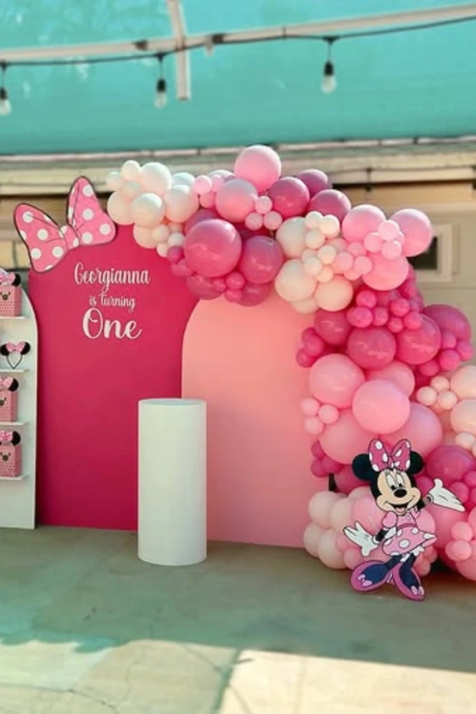 Minnie Arch and Favor Shelf Setup