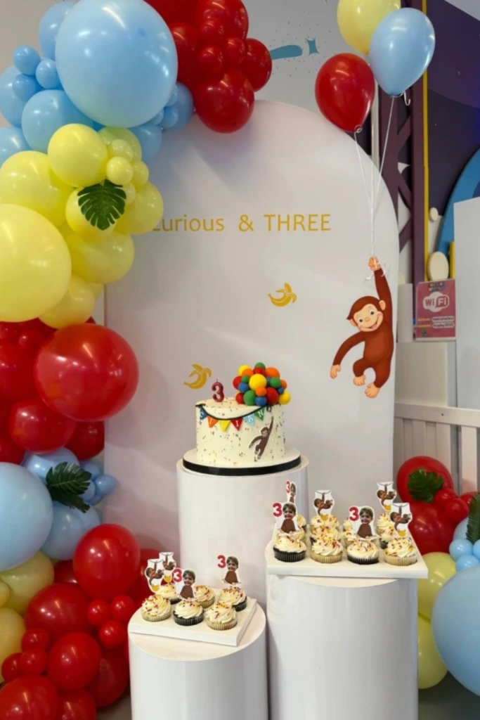 Cake Display Corner